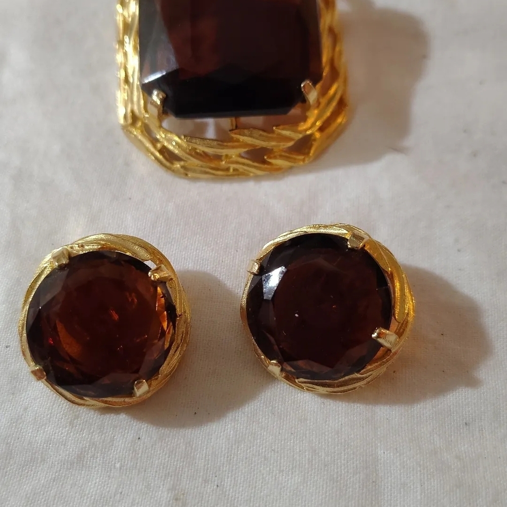 Mid Century Gold Tone Topaz Glass Brooch And Earring Jewelry Set